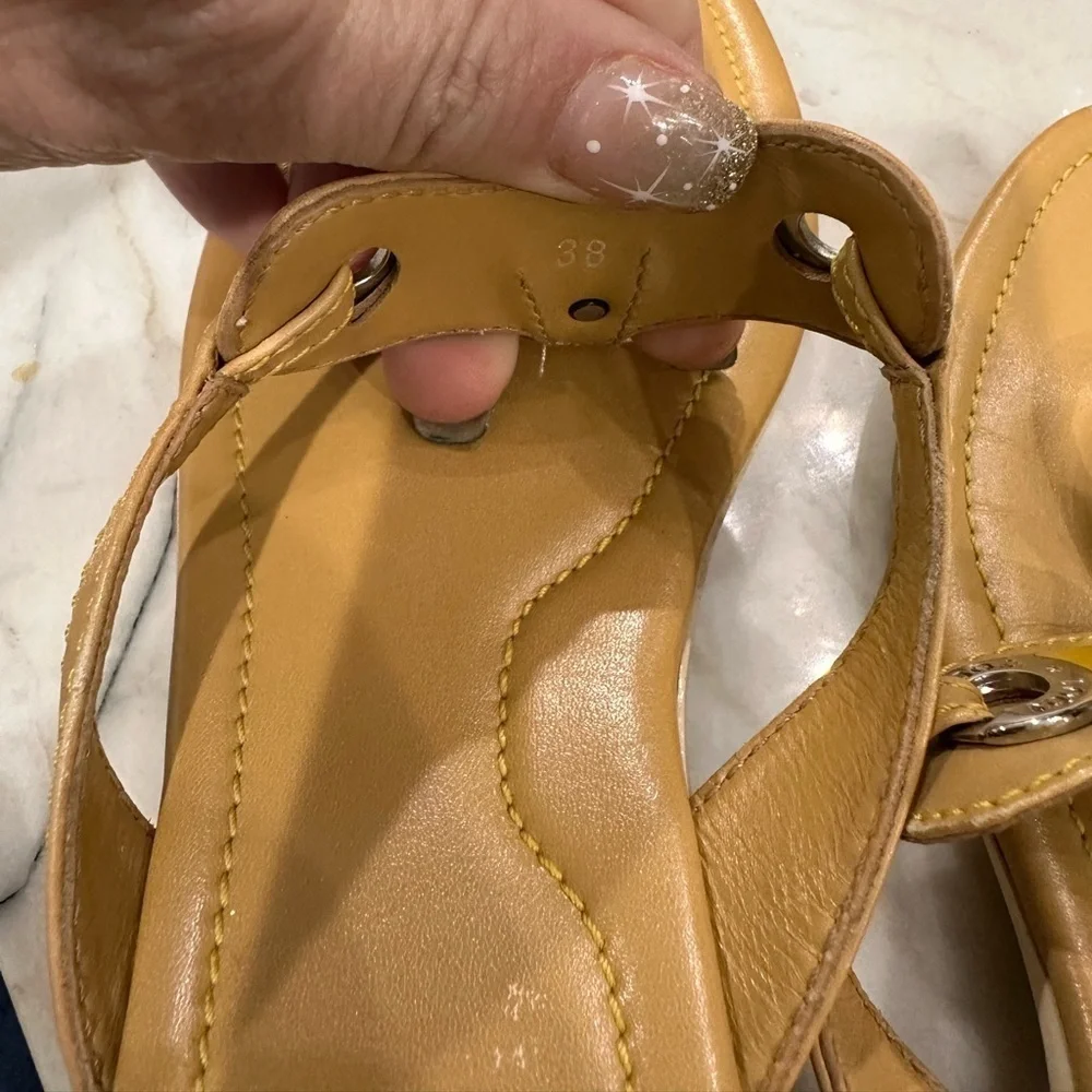 Tod’s yellow Leather thong sandal Driving Dots Flat Sandals size 38